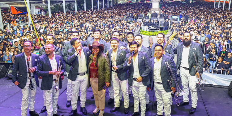 Tonantzin Fernández y Banda Tierra Sagrada hacen vibrar la Gran Feria Milenaria