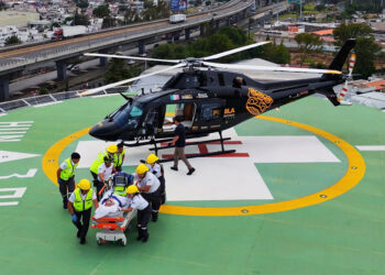 Con traslado aeromédico desde Cuetzalan Gobierno estatal brinda atención oportuna
