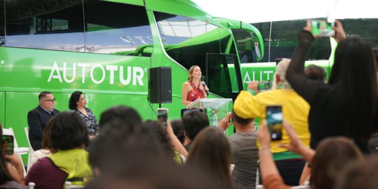 Puebla fortalece movilidad turística con nueva flota de AUTOTUR