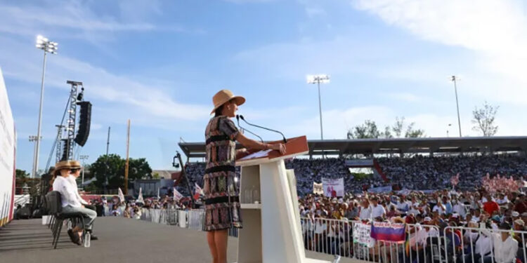 Estamos fuertes porque no traicionamos al pueblo de Veracruz ni a México, 2.8 millones de veracruzanos reciben Programas para el Bienestar: Claudia Sheinbaum