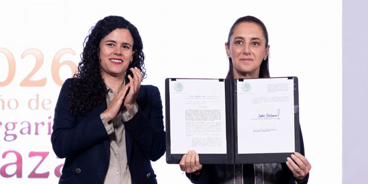 Claudia Sheinbaum firma decreto de nacionalidad única mexicana para aspirantes a la Presidencia, Gubernaturas y Jefatura de Gobierno