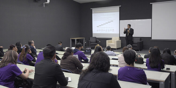 BUAP reúne a especialistas para reflexionar sobre la química y la inteligencia artificial