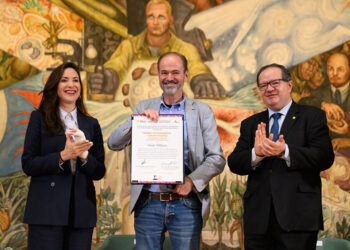 Juan Villoro recibe el Premio Internacional Carlos Fuentes a la creación literaria en el idioma español 2026