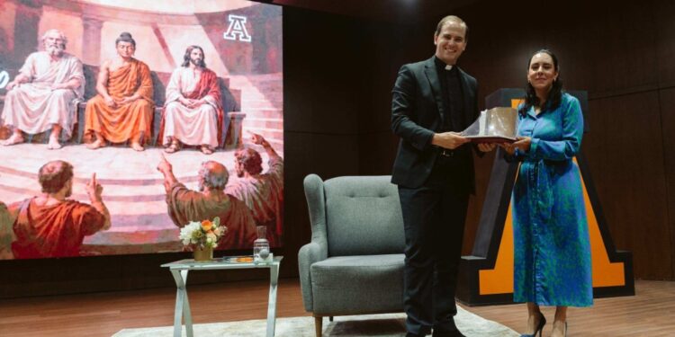 En la era de la IA, Anáhuac Puebla plantea un reto: distinguir información, persuasión y verdad