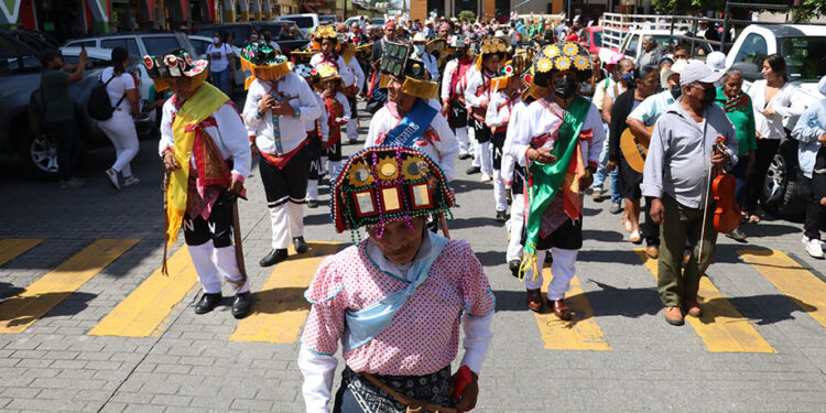 Puebla participa en el XXIX Festival de la Huasteca en Veracruz