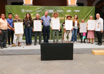 Tesoros Humanos Vivos de Puebla 2026 reciben reconocimiento en Casa de Cultura