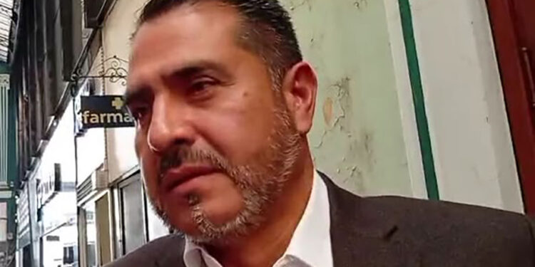 Cada aula de las escuelas de Puebla deben contar con un maestro: González Morales