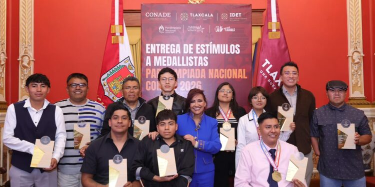 Lorena Cuéllar reconoce a medallistas paralímpicos y destaca inversión histórica en deporte