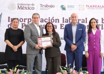 Entrega Gobernadora constancias de incorporación laboral del “Programa Empléate Tlaxcala” 2026