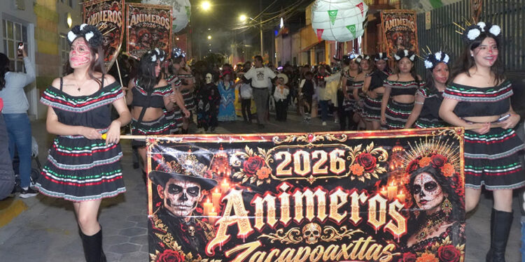 Encabeza Tonantzin Fernández Desfile de Animeros 2026