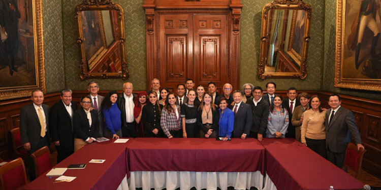 Ante Presidenta Sheinbaum, gobernador Alejandro Armenta refrenda compromiso de Puebla con bienestar de familias