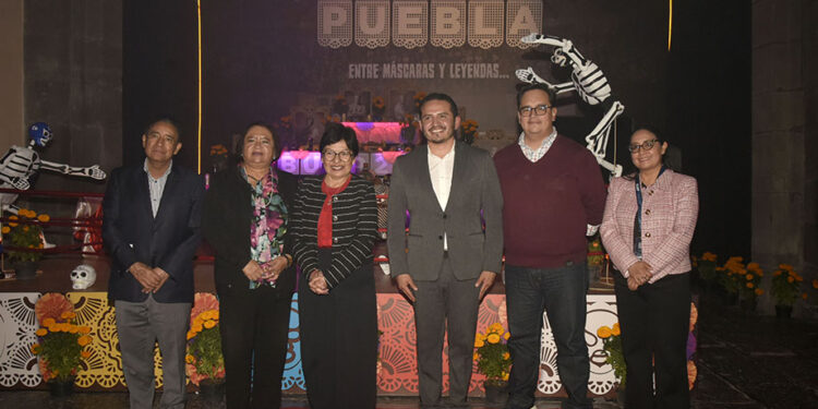 Entre máscaras y leyendas, la BUAP rinde homenaje a la lucha libre
