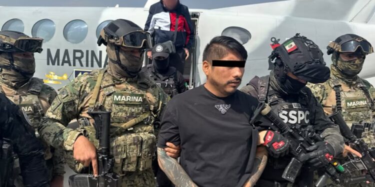 Trasladan a CDMX a «El Cromo» generador de violencia en Oaxaca ligado al CJNG