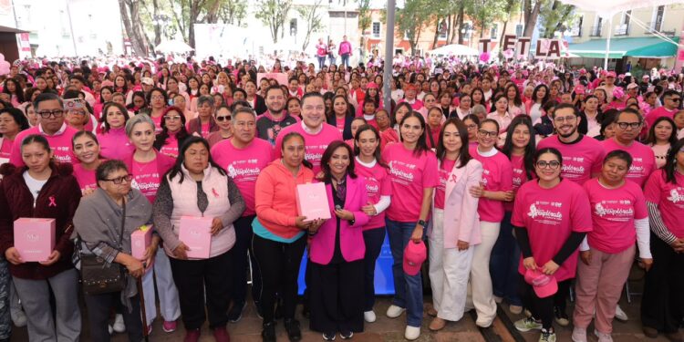 Encabeza Lorena Cuéllar Quinta Caminata Rosa y reafirma compromiso con la salud de las mujeres