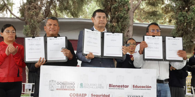 Gobierno del estado garantiza bienestar de estudiantes con equipamiento y espacios dignos