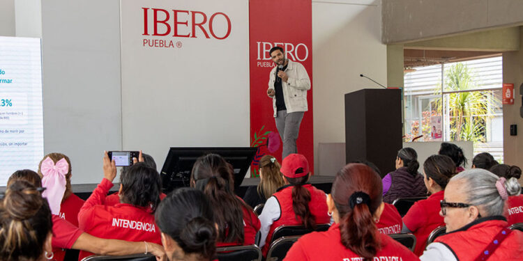 Más allá del diagnóstico: IBERO Puebla realiza jornada de concientización por el cáncer de mama