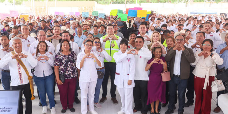 Impulsa Gobierno Estatal formación médica y amplía oportunidades para juventudes de la mixteca