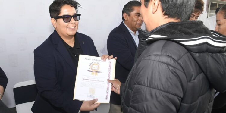 Puebla y Federación certifican escuelas saludables e inician vacunación invernal