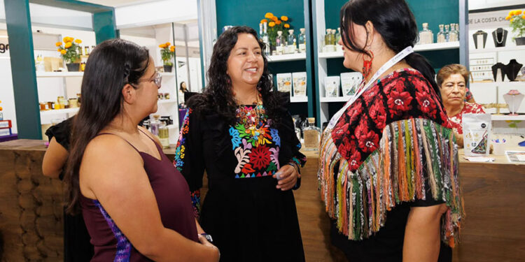 Puebla proyecta el talento de mujeres emprendedoras en el sector rural