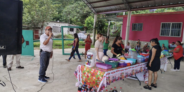 Celebran aniversario de lucha y trabajo en Villa Ávila Camacho